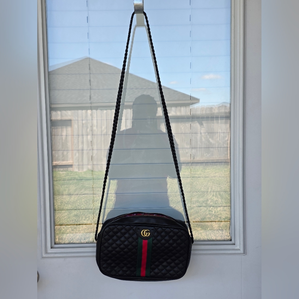 Gucci Black Quilted Cross Body Bag Red Green Striped FLAW Bad Zio - Picture 2 of 13